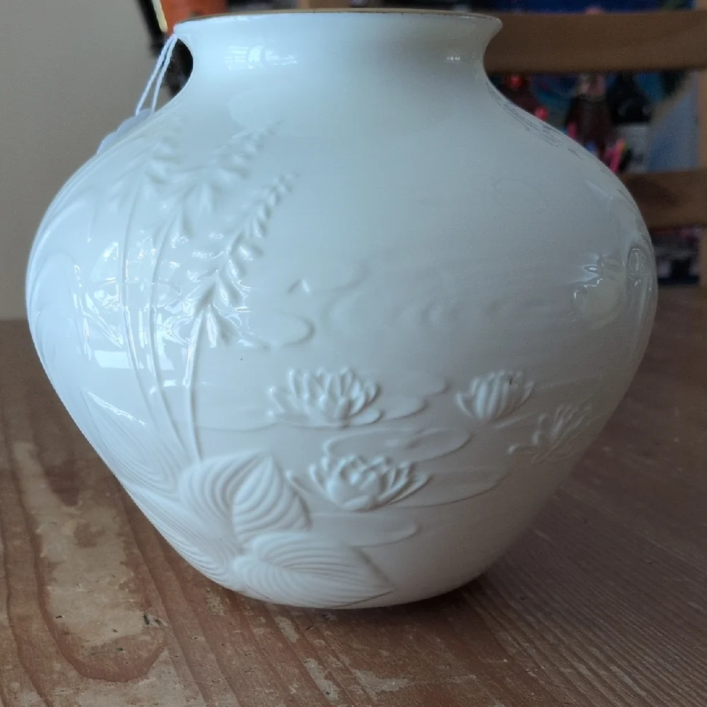 Pfaltzgraff White and Gold Vase